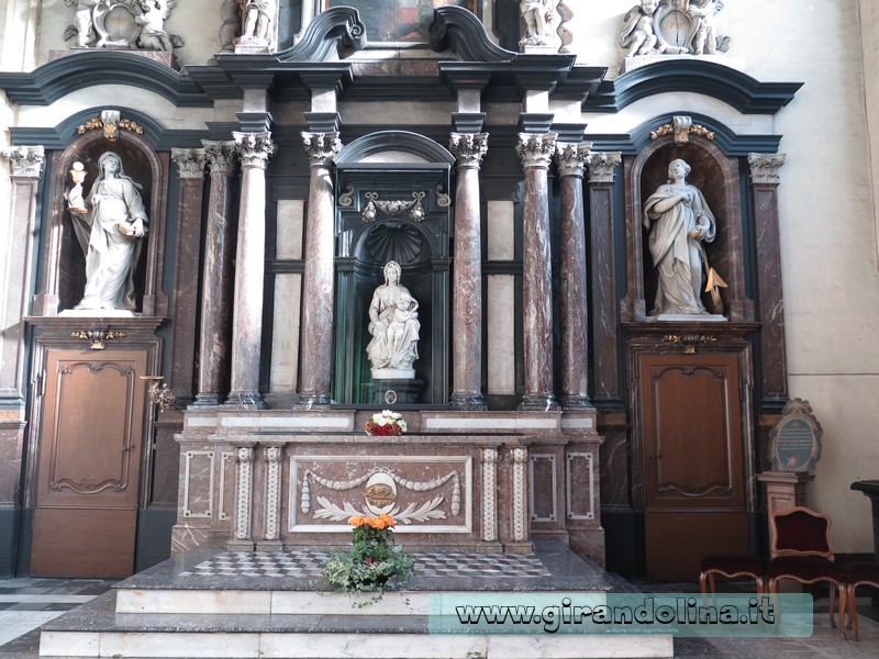 Bruges - La Madonna con il Bambino di Michelangelo