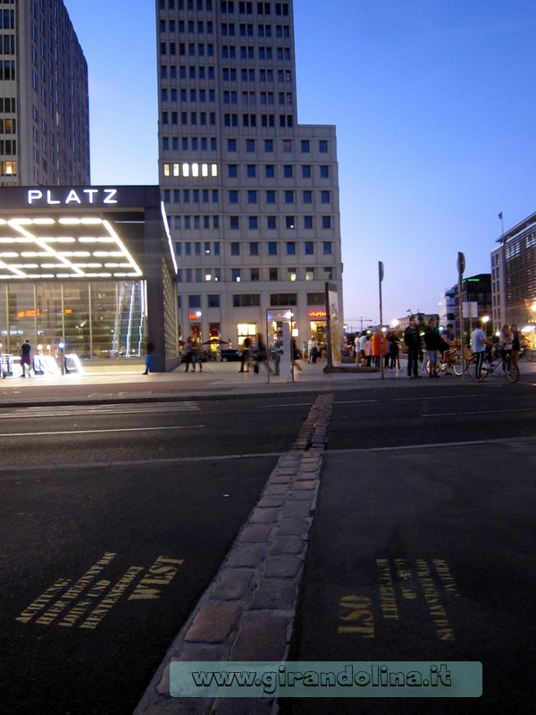 Postdamer platz-Muro-Berlino