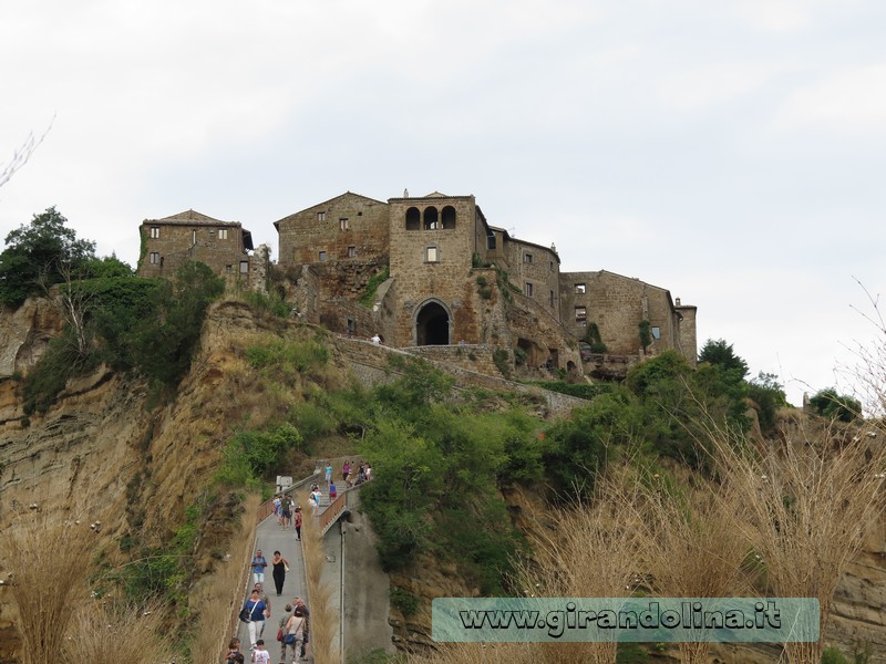 Civita di Bagnoregio salita al borgo