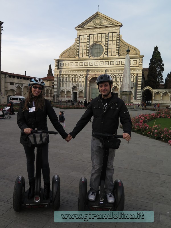 Girandolini davanti alla Chiesa di Santa Maria Novella- Firenze in segway
