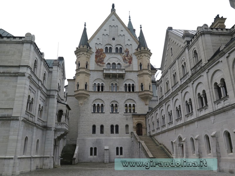 Schloss Neuschwanstein Cortile interno Castelli della Baviera