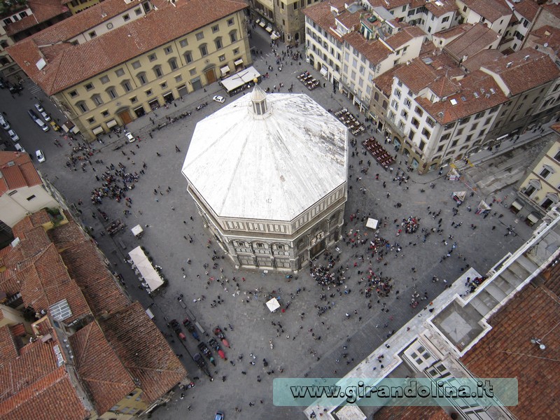 Il Battistero di Firenze vista dall ' alto del Campanile di Giotto
