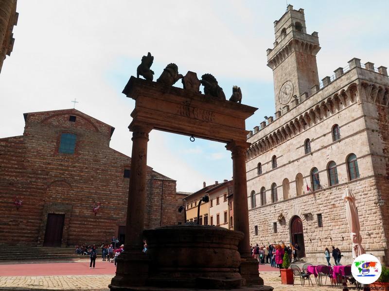 Montepulciano Piazza Grande , nella Toscana Centrale