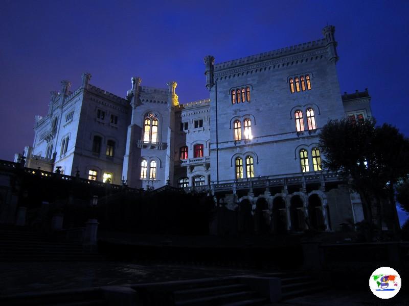 Tour Italia in Auto , Castello Miramare