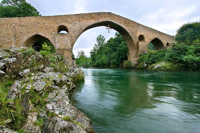 Ponte Romano, Cangas de Onís, Spagna (ph sky scanner)