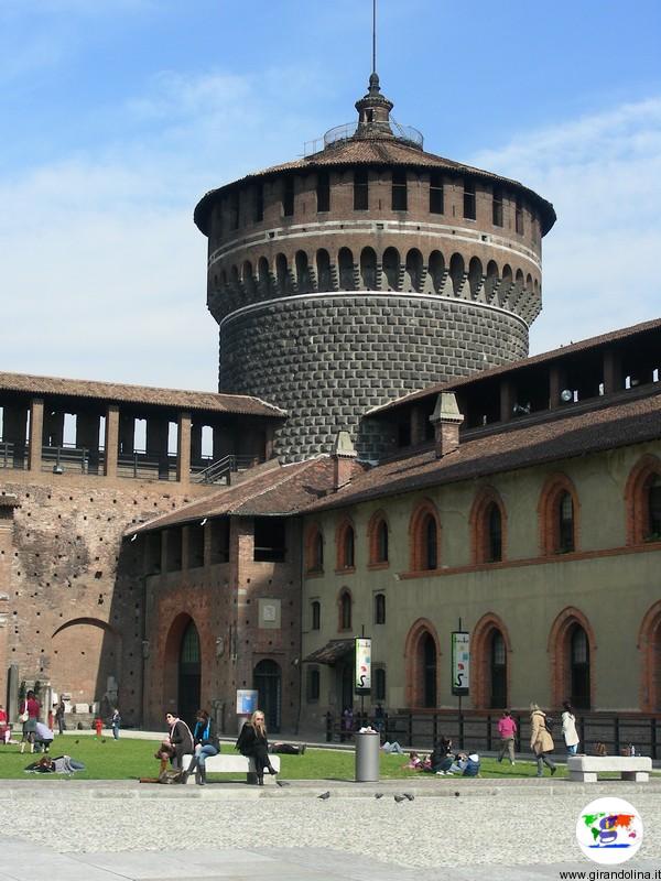 Milano , il Castello Sforzesco fra le opere di Leonardo da Vinci