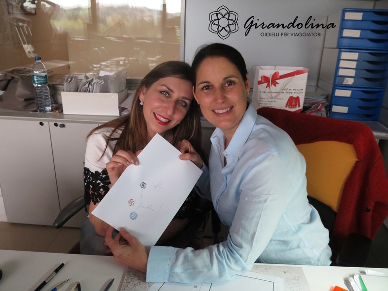 Girandolina Collection, Elisa e Alessia con i primi bozzetti a lavoro