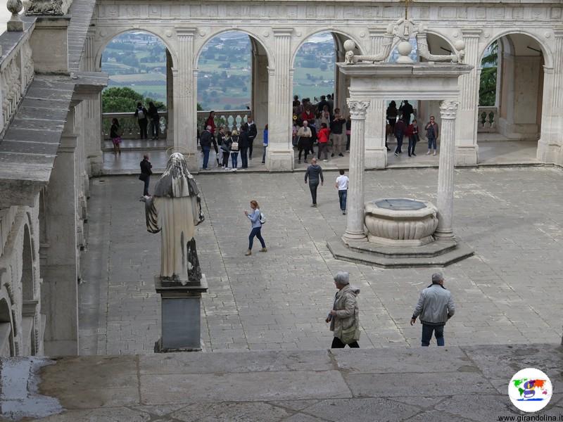 L' Abbazia di Montecassino la scalinata