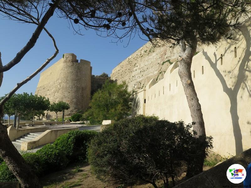 Calvi e la Cittadella con i suoi bastioni