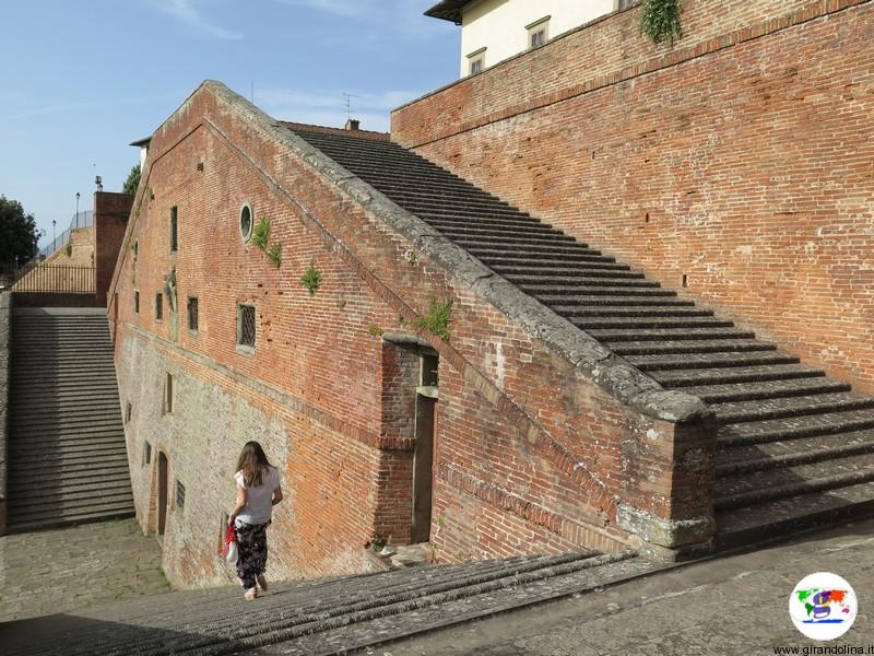 La Villa Medicea di Cerreto Guidi, la scalinata