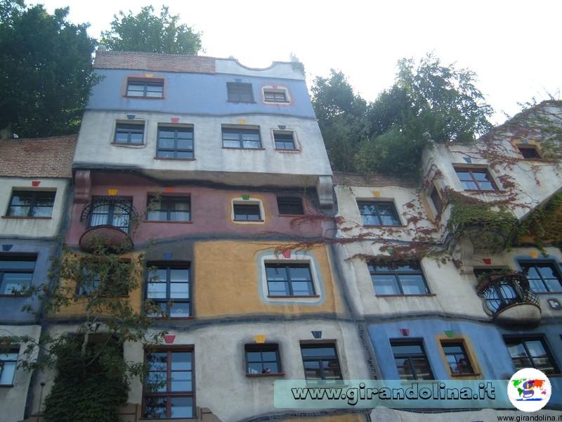 Hundertwasser Haus - edifici strani e curiosi d'Europa 