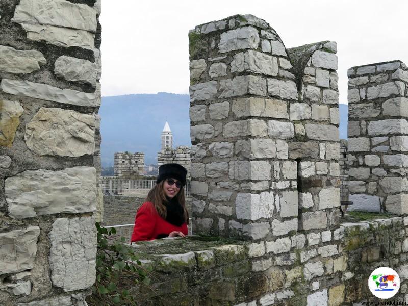 Il Castello dell'Imperatore a Prato , il camminamento merlato