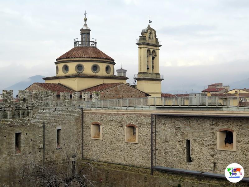 Il Castello dell'Imperatore a Prato , il panorama dal camminamento merlato