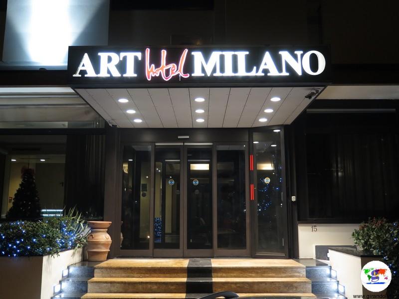 L'Art Hotel Milano Prato, l'entrata