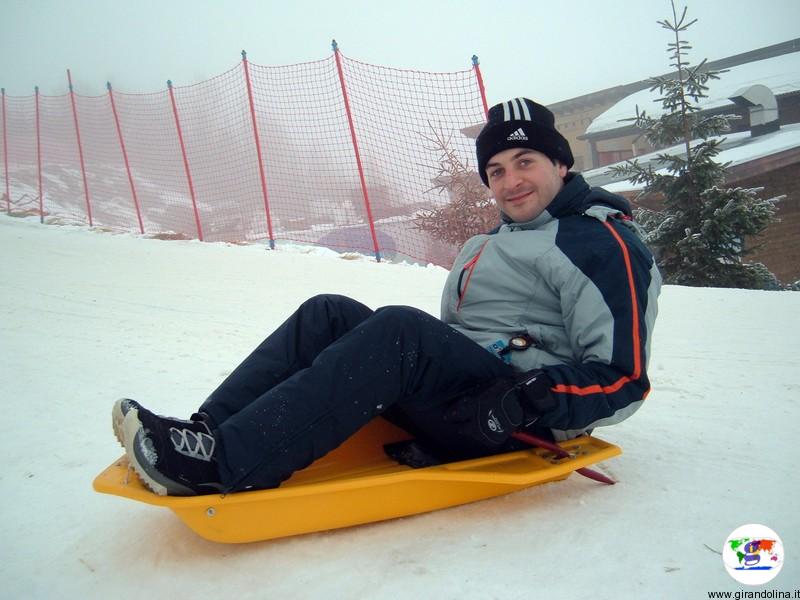 Alessio nel parco dello slittino al Monte Cimone