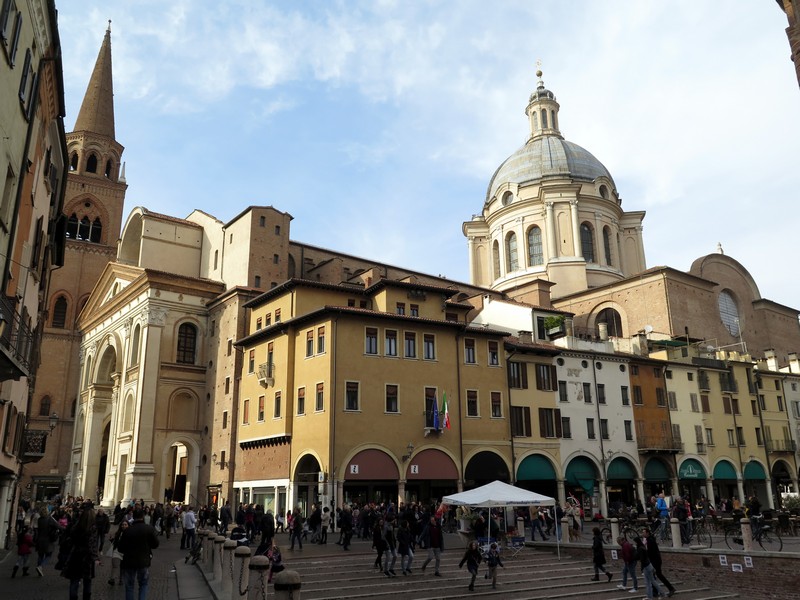 Hotel Broletto Mantova, la piazza principale