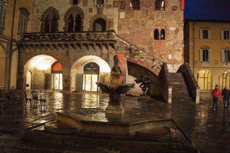 Prato la città tessile, la Fontana del Bacchino,