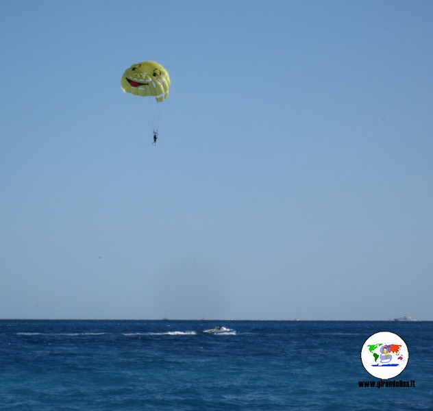 Disavventure in viaggio, il mio volo in parasailing