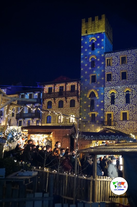 Arezzo Città del Natale  bancarelle in Piazza Grande