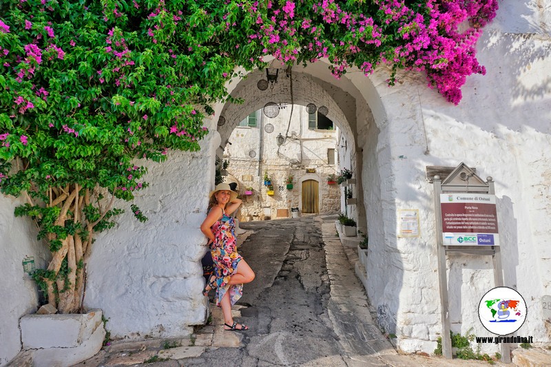 Ostuni con l'Ape Calessino, il centro storico