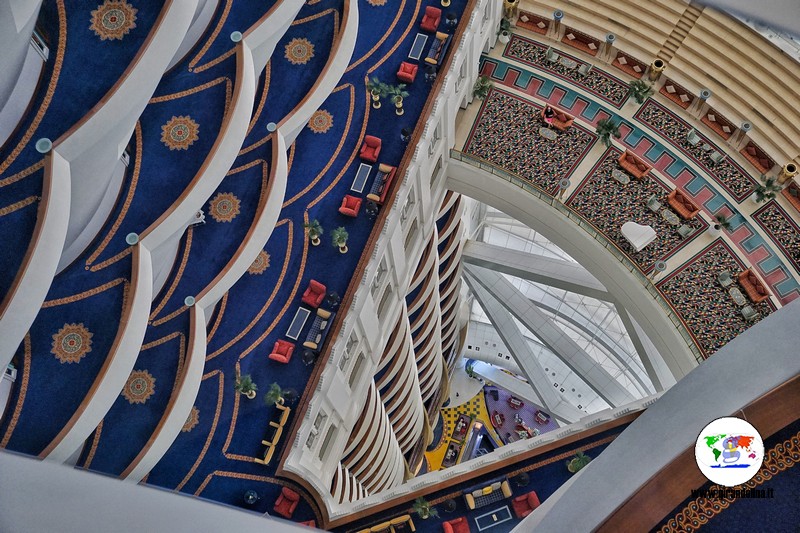  Il Burj Al Arab , la hall