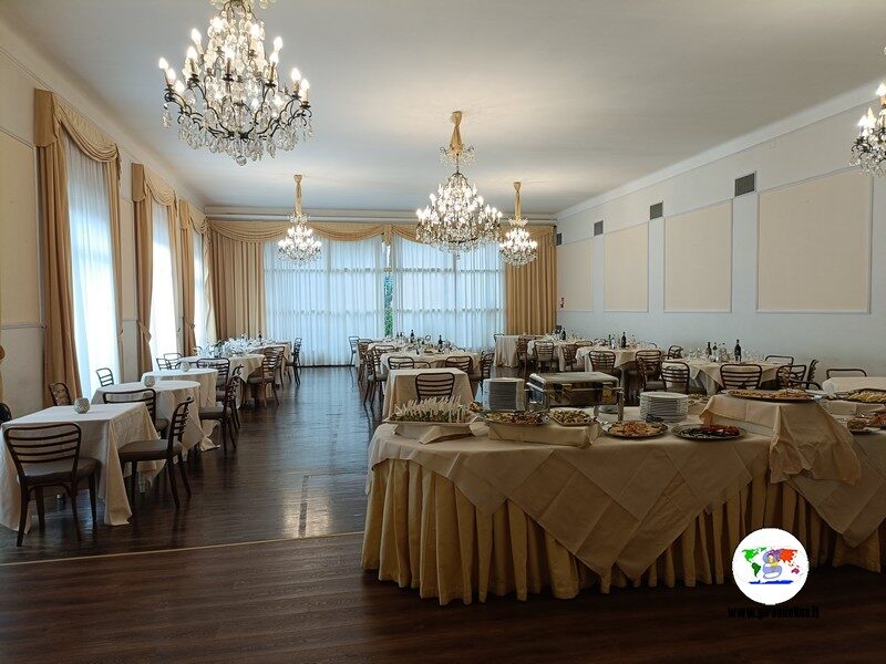 La  sala ristorante dell'HG Hotel Cappelli