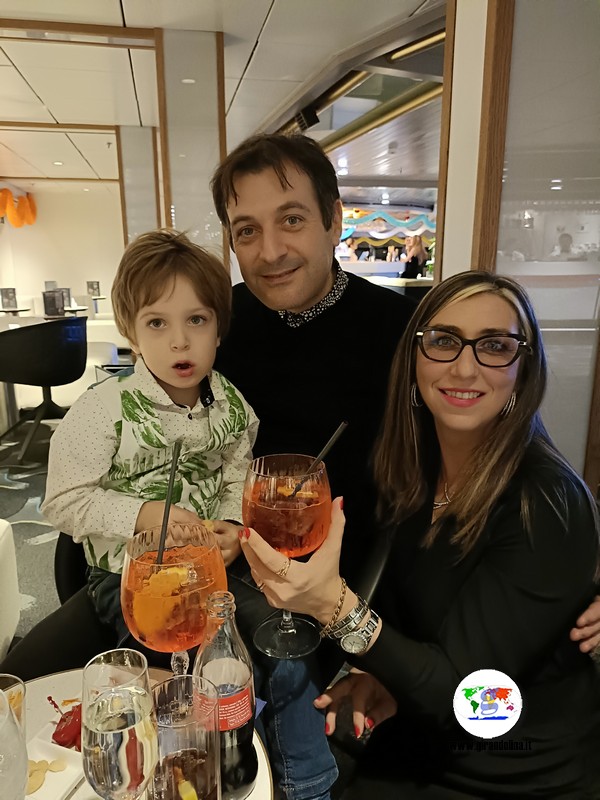 Cocktail in famiglia a bordo delle Navi Gialle