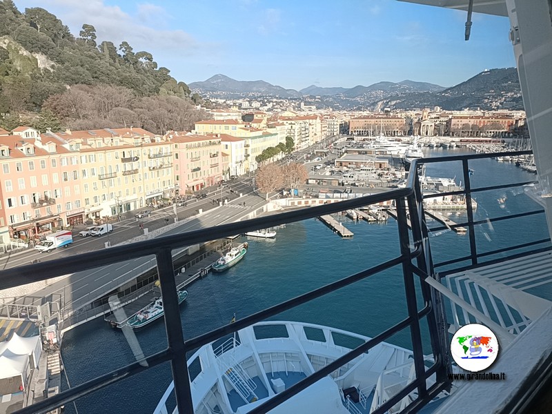 La Mega Regina Corsica Ferries ancora al Porto Vecchio di Nizza