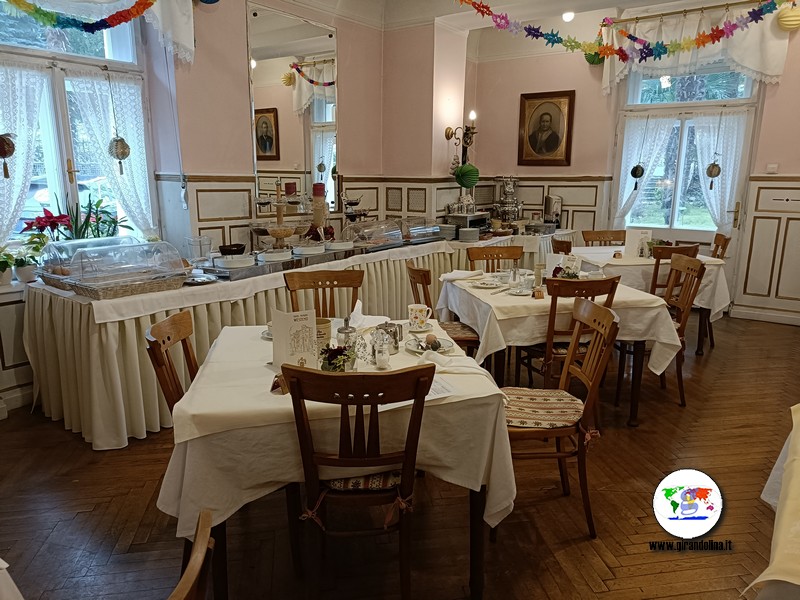 La Sala da pranzo con il buffet della colazione all'Hotel Westend